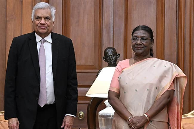 President Ranil meets Indian counterpart in New Delhi