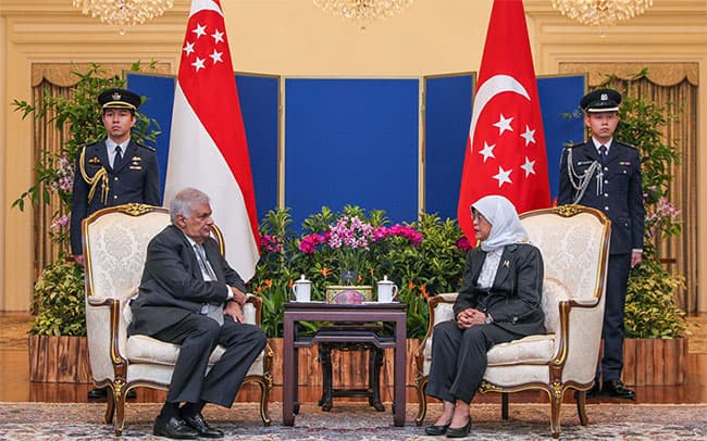 President Ranil meets Singapore’s President