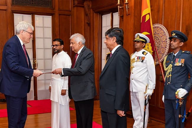 Three newly appointed diplomatic envoys present credentials to President Ranil