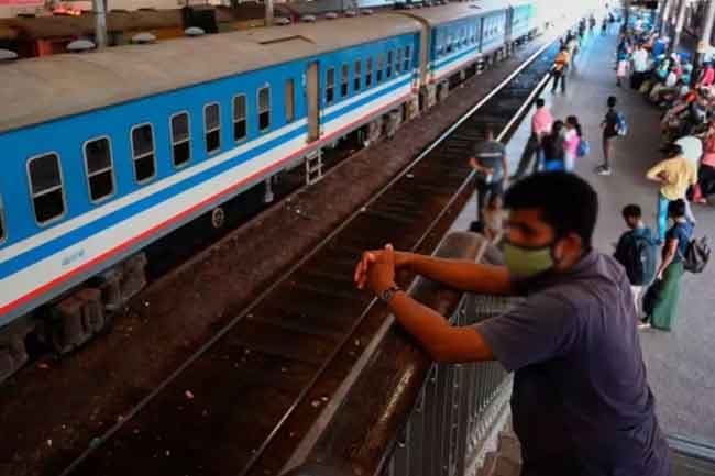 Special meeting between railways chief, electrical technicians on recent issues