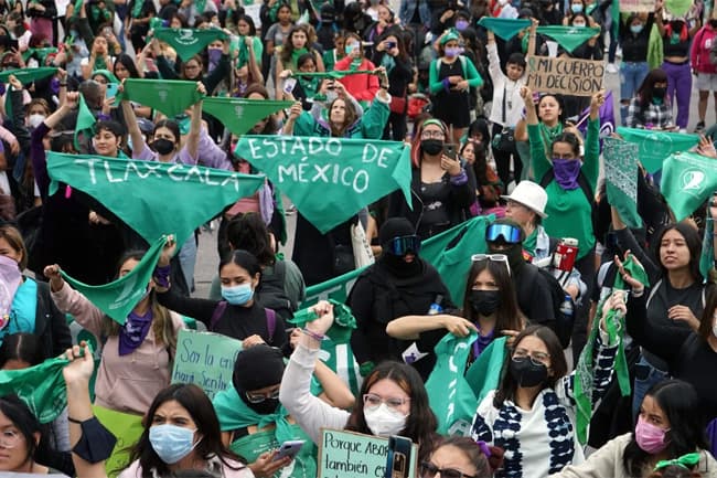 Mexico’s top court decriminalizes abortion