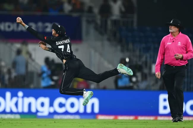 New Zealand continue winning run as Afghanistan rue missed chances