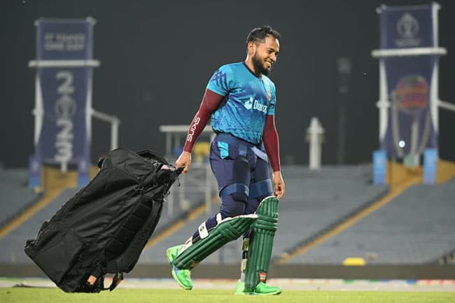 Bangladesh win toss, opt to bat in World Cup clash against India