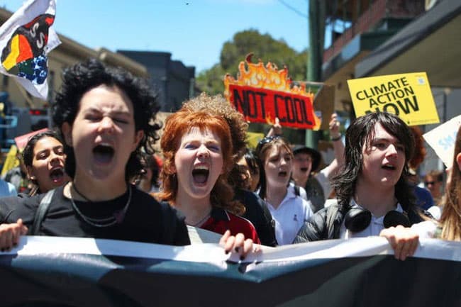 Australian students skip classes en masse, use ‘sick note’ to demand climate action