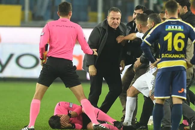 Turkish leagues halted after club president punches referee in face