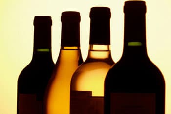 Police seize liquor from night club in Bambalapitiya