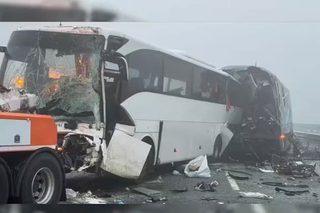Tourist bus crashes in Brazil, killing 25