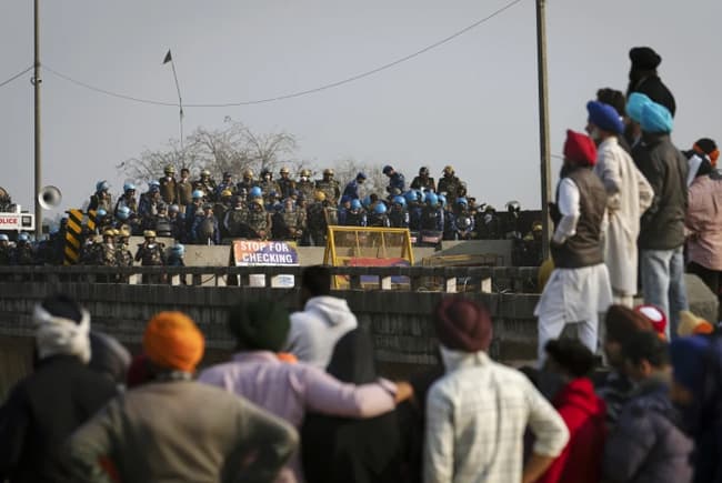 Indian farmers reject government offer and say they will carry on marching to New Delhi