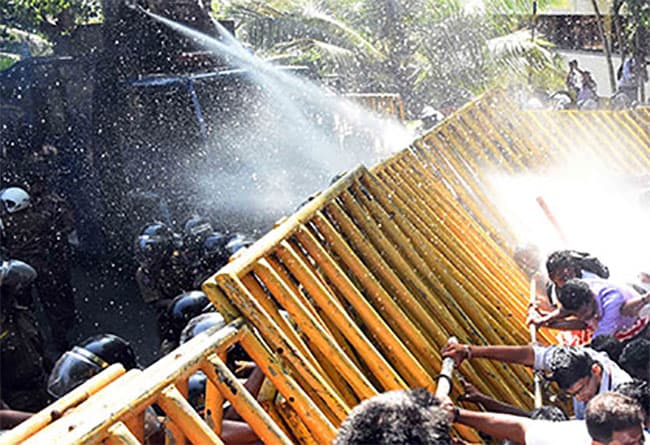 Tear gas fired at protest near J’pura University