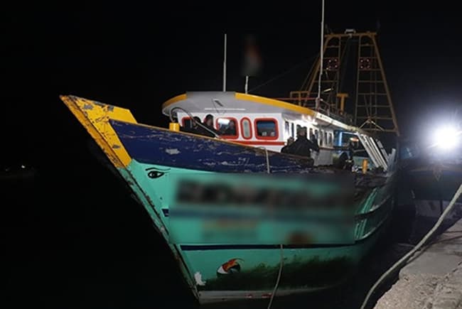Navy arrests 22 Indian fishermen, three fishing trawlers
