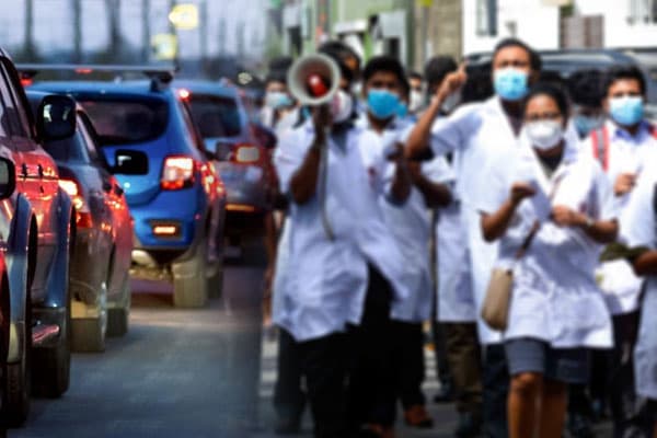 Road blocked in Colombo due to medical students’ protest