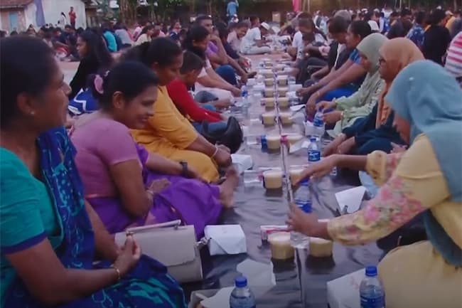 Sri Lankan Muslims host interfaith iftar to ‘build bridges’ between communities