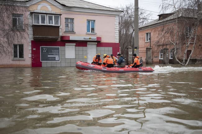 Russia, Kazakhstan evacuate over 100,000 people amid worst flooding in decades