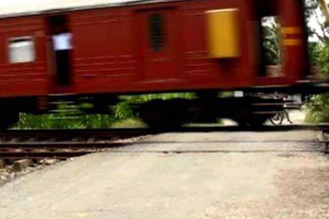 Person dies after being hit by train in Matara