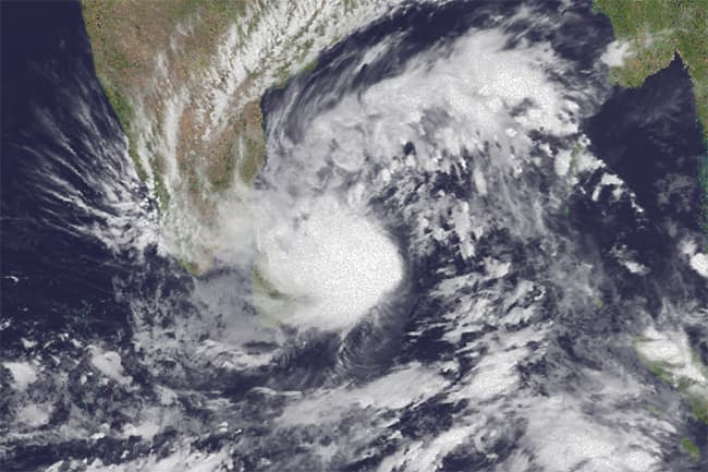 ‘Red’ alert issued over strong winds and rough seas due to severe cyclonic storm