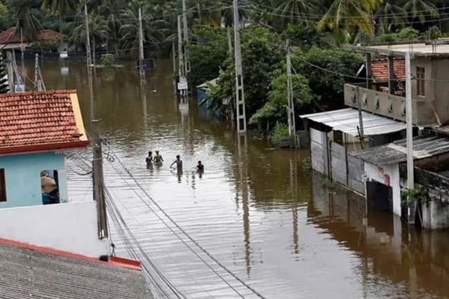 DMC explains how to obtain govt.’s Rs. 10,000 grant to clean flood-affected homes