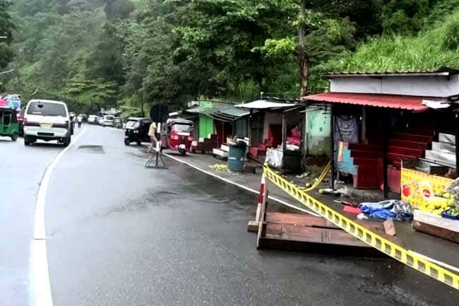 Stretch of Colombo-Kandy road temporarily closed at Pahala Kadugannawa