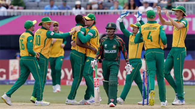 South Africa beat Bangladesh by four runs at T20 World Cup