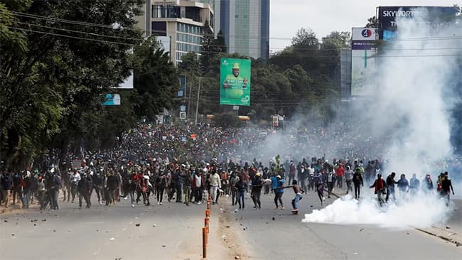 Anti-tax protesters storm Kenya’s parliament, drawing police fire as president vows to quash unrest