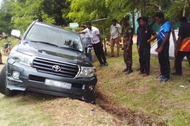 MP Rishad Bathiudeen’s vehicle involved in road accident