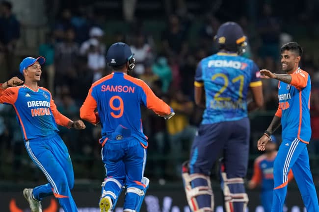 Sri Lanka score 240/9 against India in 2nd ODI