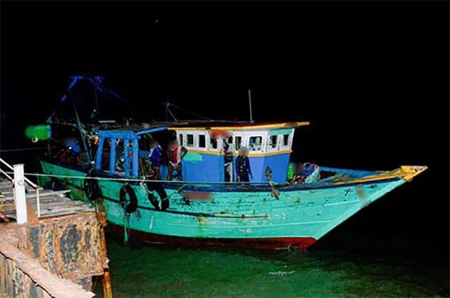 8 Indian fishermen arrested for poaching in Sri Lankan waters