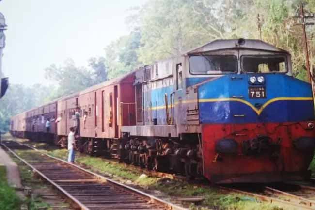 All train services on Batticaloa Line suspended