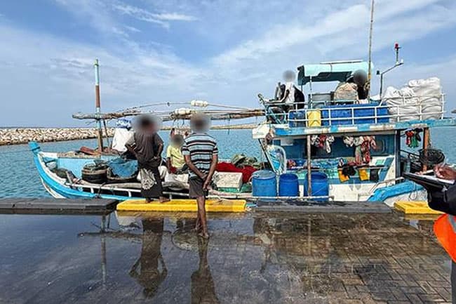 Sri Lankan trawler seized in Maldivian waters with 344kg ‘Ice’ and 124kg cocaine