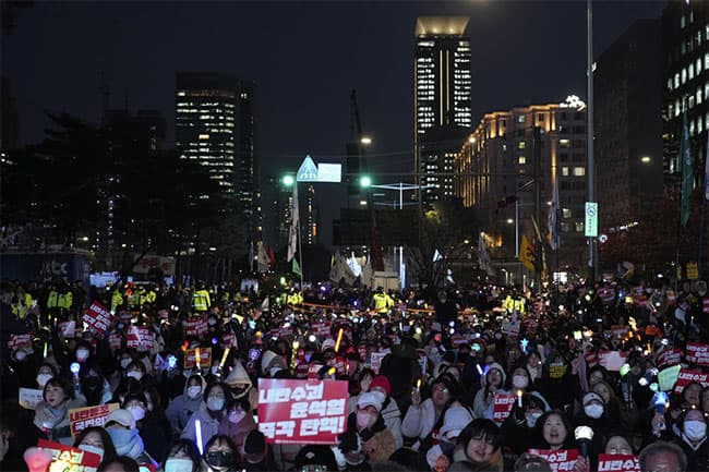 South Korean police search President Yoon’s office over martial law imposition, reports say