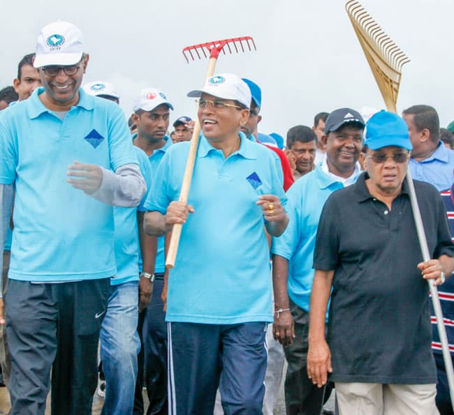 President inaugurates national coastal cleaning program