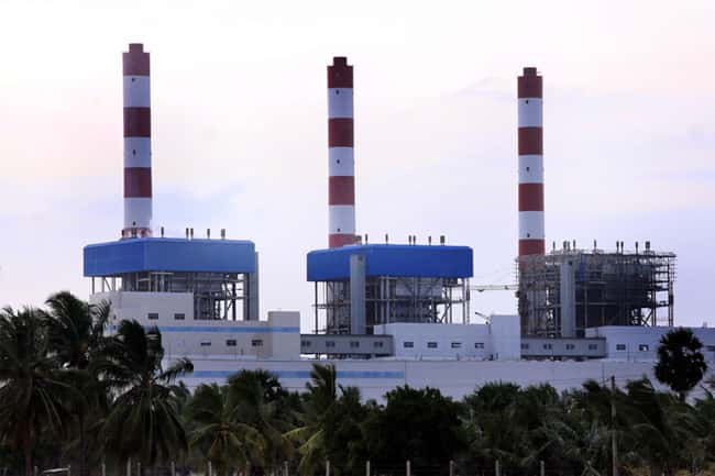 One generator at Norochcholai shut as CEB halts all thermal power due to low demand