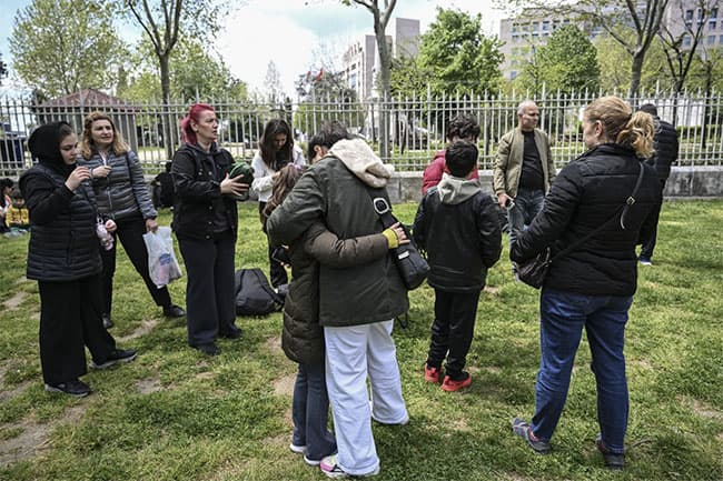 Istanbul hit by 6.2 magnitude earthquake