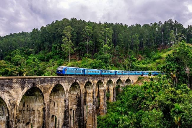 Water leak on Nine Arch Bridge in Ella?