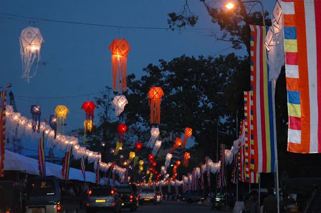 8,742 ‘Dansal’ registered for Vesak season; Derana’s 24-hr ‘Dansala’ gets underway at 7pm