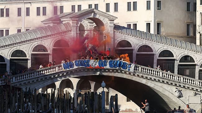 ‘No space for Bezos’: Hundreds protest against billionaire’s wedding on final day of Venice celebrations
