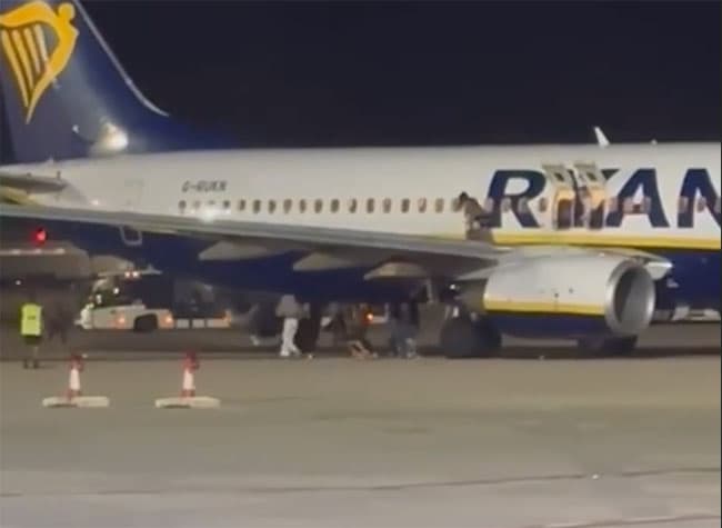 18 injured after fire breaks out on Ryanair plane at Spanish airport