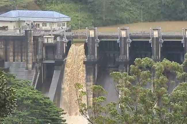 One spill gate of Upper Kotmale Reservoir opened due to heavy rain
