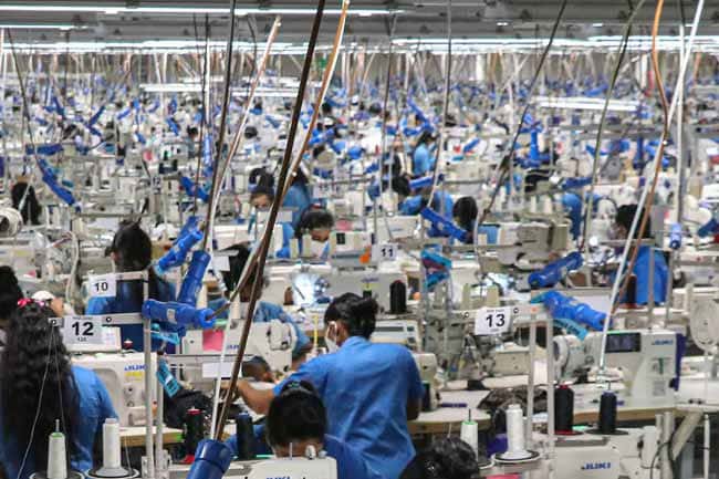 Sri Lanka’s exports to US surpass USD 250 million in June as Trump tariffs loom