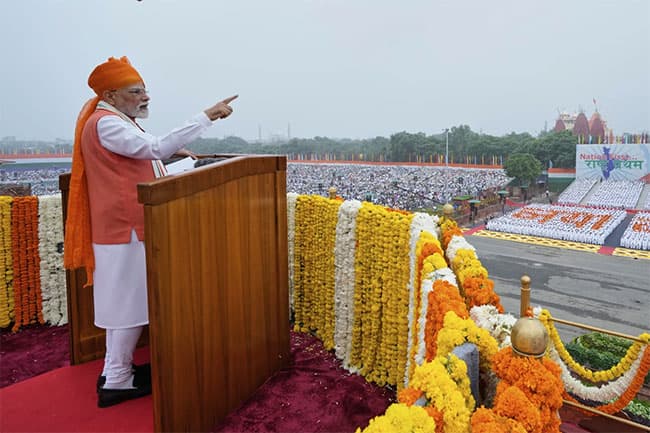 On India’s Independence Day, Modi vows to punish Pakistan for future attacks