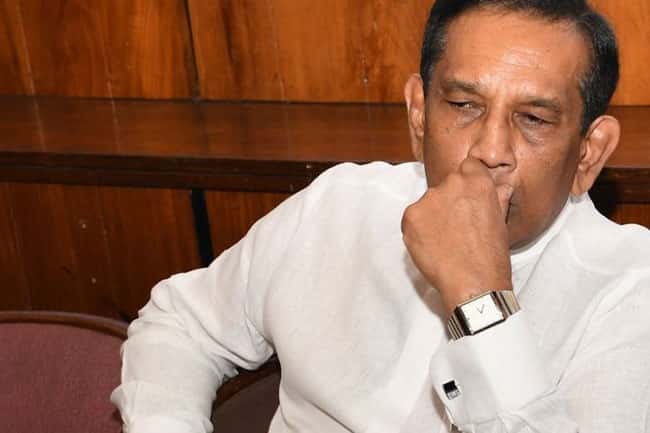 Rajitha Senaratne files motion requesting temporarily suspension of arrest warrant