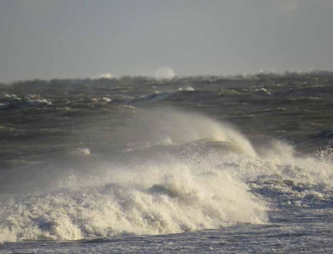 Met Department warns of strong winds