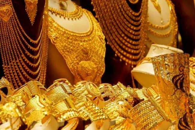 Gold prices in Sri Lanka surge by around Rs. 5,000 today