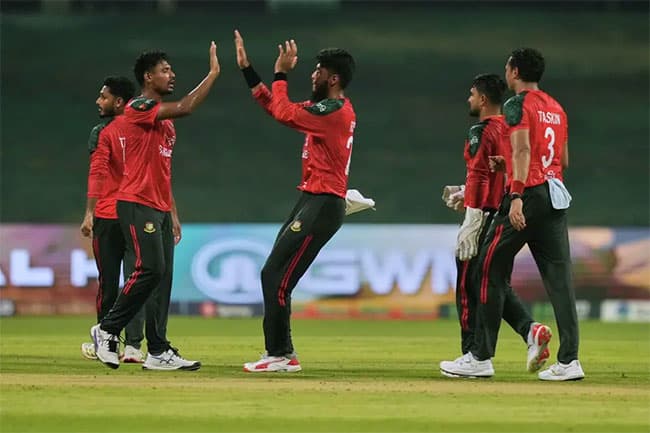 Bangladesh stays alive in Asia Cup with thrilling win over Afghanistan