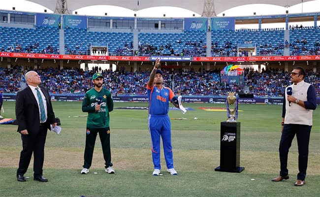 Pakistan-UAE Asia Cup clash delayed by one hour amid handshake controversy