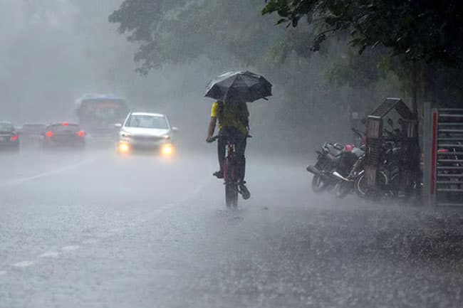 Fairly heavy showers about 75 mm expected in several areas today