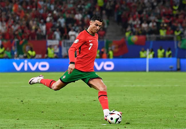 Cristiano Ronaldo becomes first billionaire footballer
