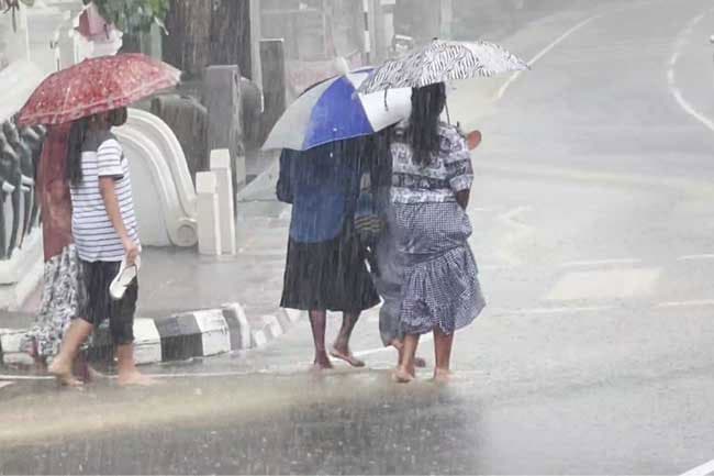 Heavy showers above 75mm expected in several areas today