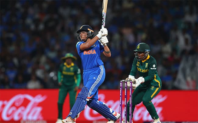 Women’s World Cup Final: India posts 298/7 against South Africa