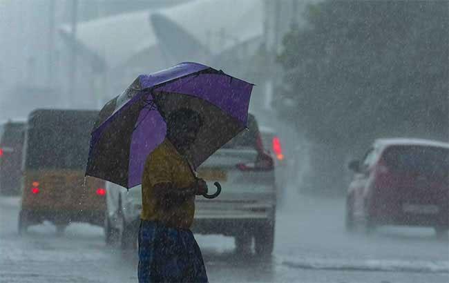 Very heavy rains above 200 mm likely in some areas today