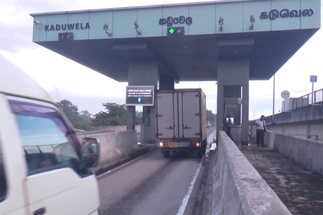 Kaduwela interchange of expressway closed due to flooding